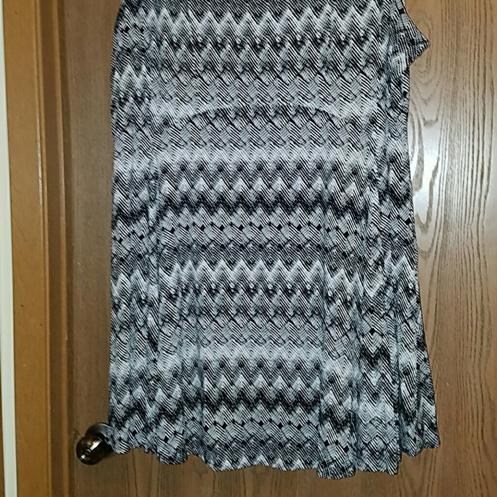 Torrid black and white print sun dress - Picture 3 of 7